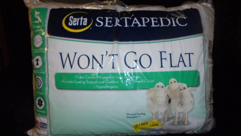 Sertapedic Pillow - NEW, Wont Go Flat
