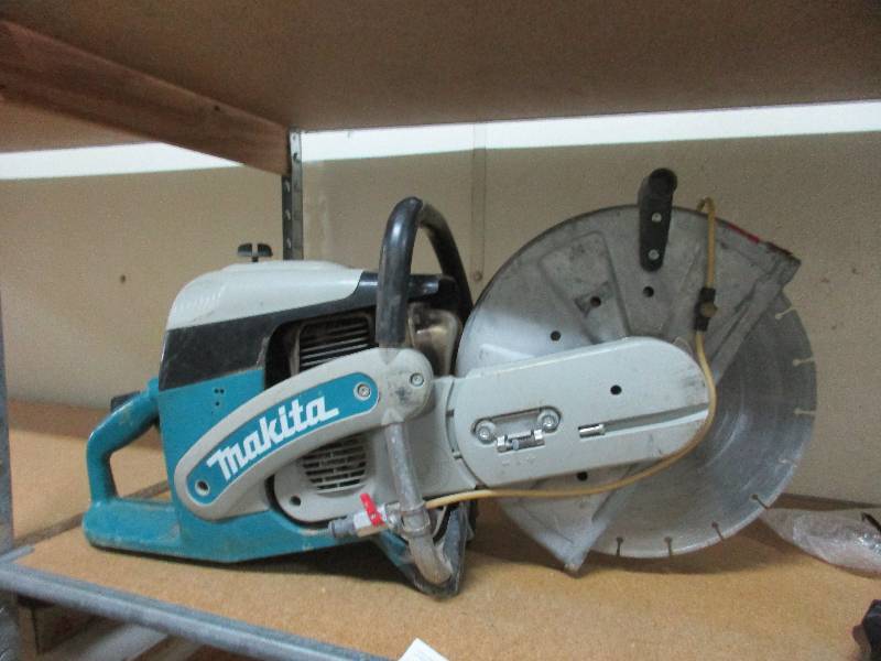 Concrete saw