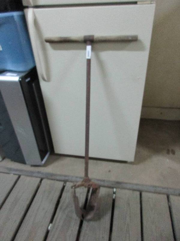 Post hole digger