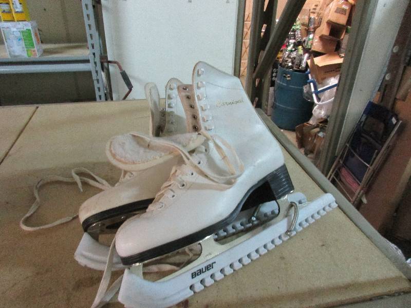 Figure skates