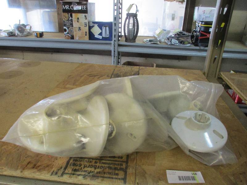 Light bulb holders