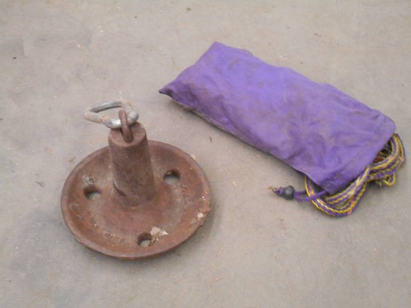 lot 21 image: 10# Boat Anchor With Rope ...