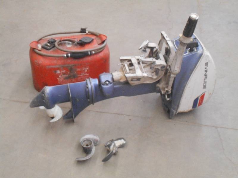 lot 24 image: Evinrude Fisherman 6HP Outboard Mot...
