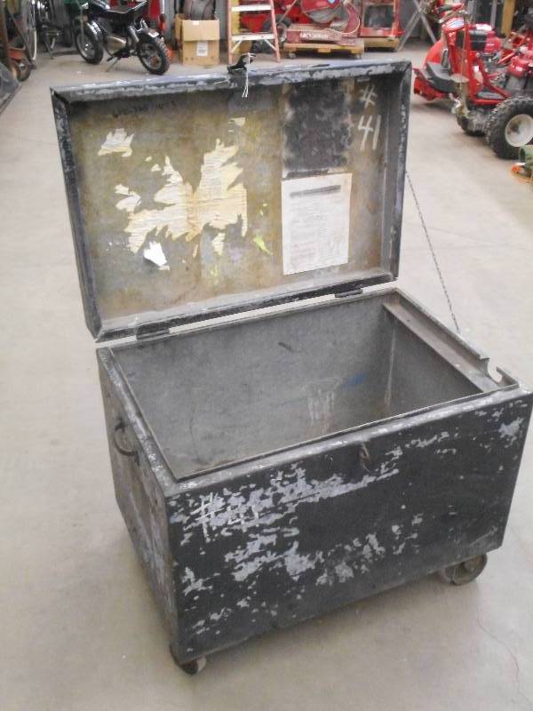 lot 32 image: 24x36 Rolling Steel Job Box ...