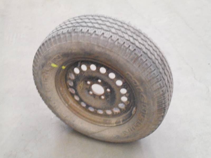 lot 36 image: Unuse dMichelin P2357016 Tire On ...
