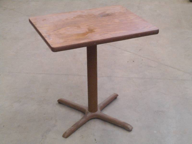 lot 47 image: Heavy Duty 24x28 Steel Frame Work...