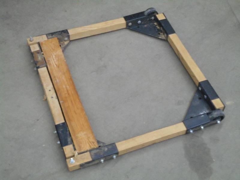 lot 87 image: Steel-Braced Wooden Tool Stand Doll...