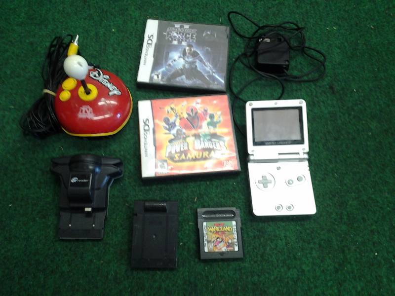 Nintendo DS With Charger & Other Nintendo Games