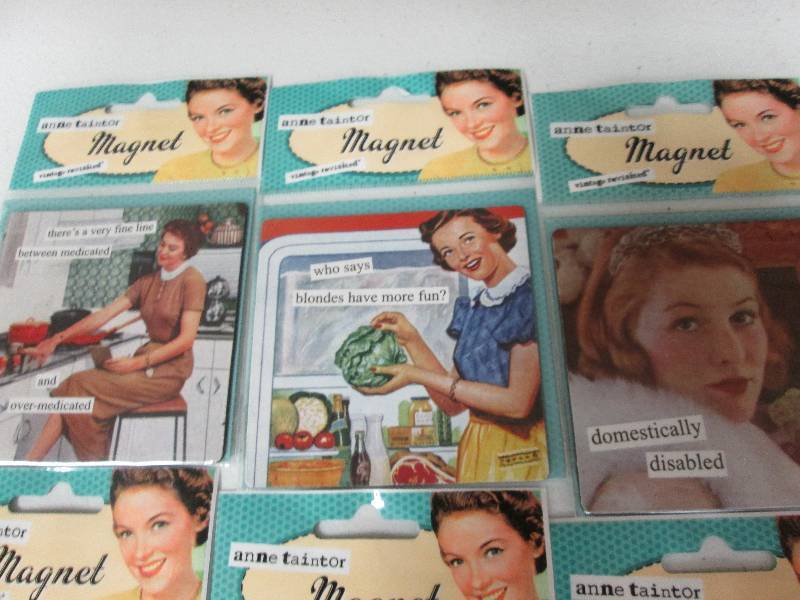 Lot of 10 vintage style picture mag...