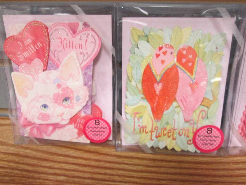 Lot of 4 assorted embellished Valen...