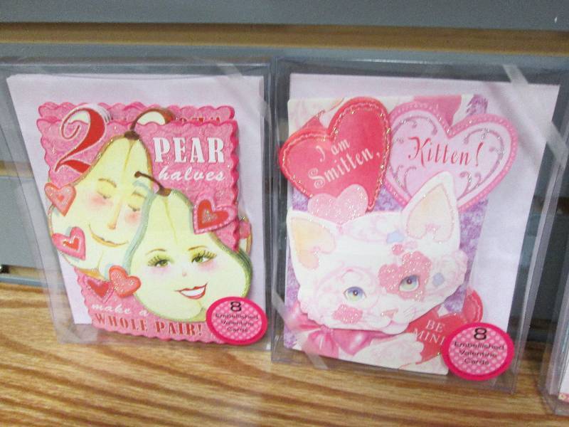 Lot of 4 assorted embellished Valen...