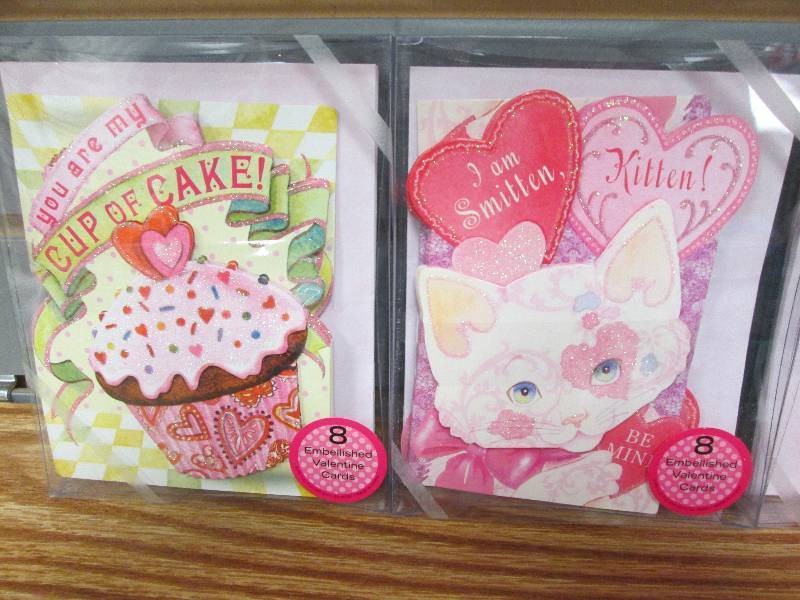 Lot of 4 assorted embellished Valen...