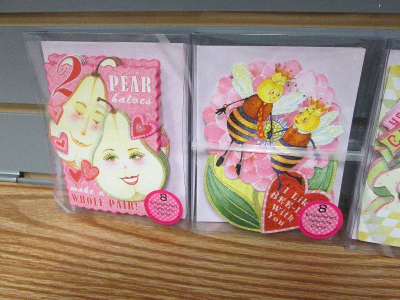Lot of 4 assorted embellished Valen...