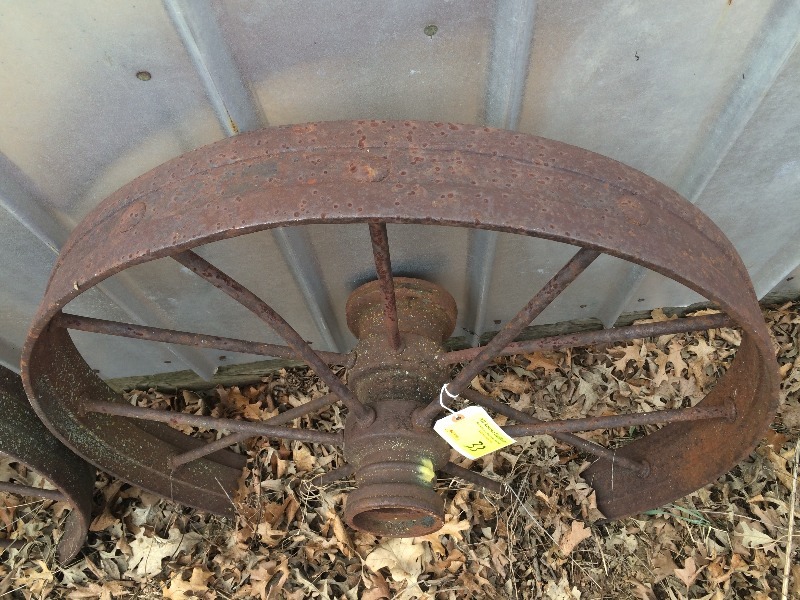 Vintage Iron Wheel 32 x 4