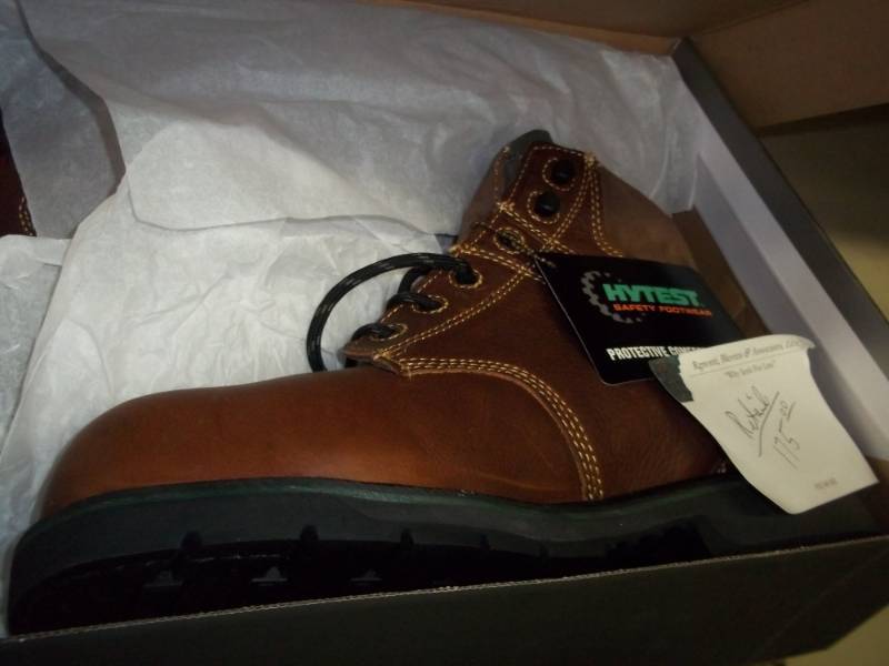 lot 24 image: New Nytest Safety footwear 11D