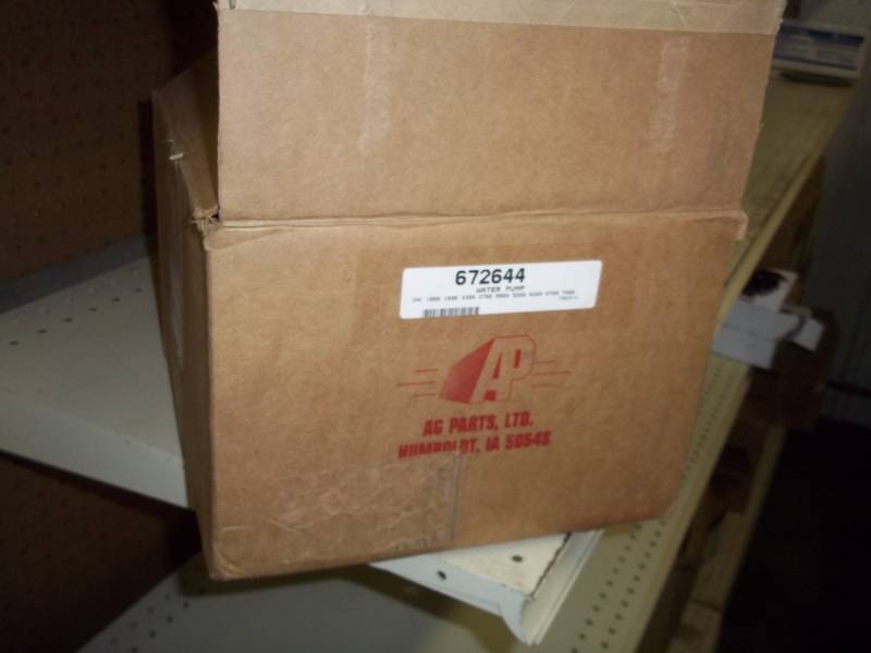 lot 29 image: New Water Pump 672644