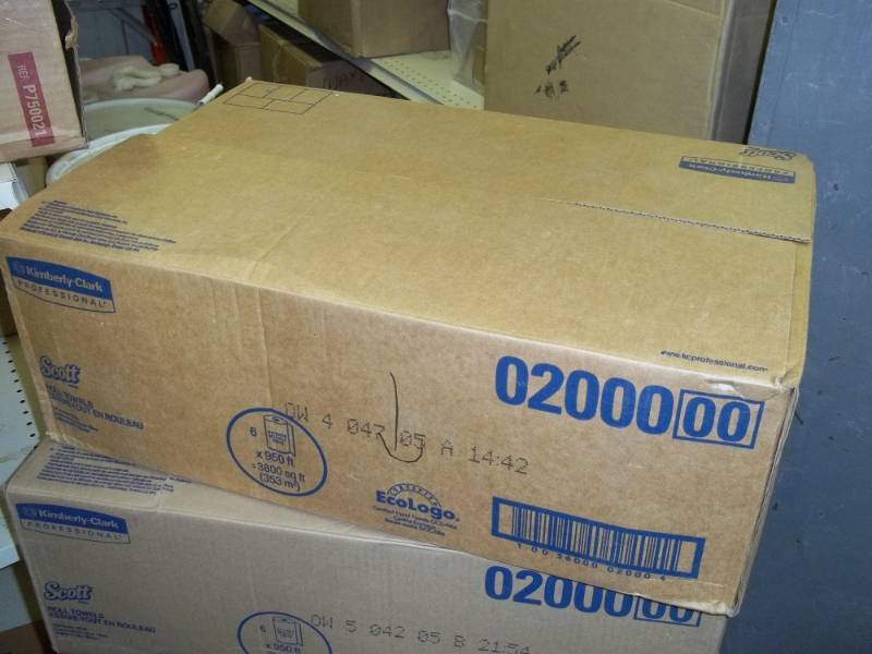 lot 64 image: New case of Scott Towels 6 x 950