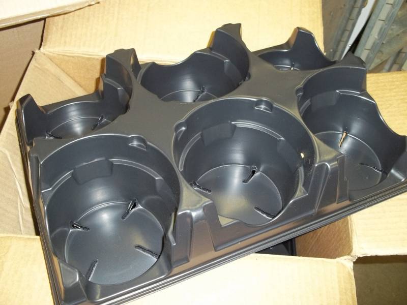 lot 67 image: New approximately 23 case of 6 pack pot holders
