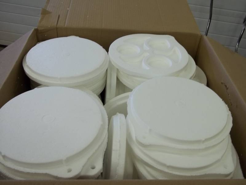 lot 69 image: New case of 36 Styrofoam minnow buckets with lids