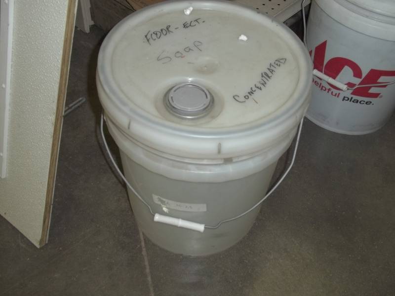 lot 104 image: 5 gallons Floor soap concentrate