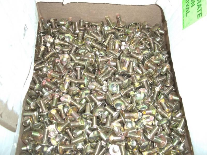 lot 116 image: 40 lbs 34 Carriage Bolts Grade 5