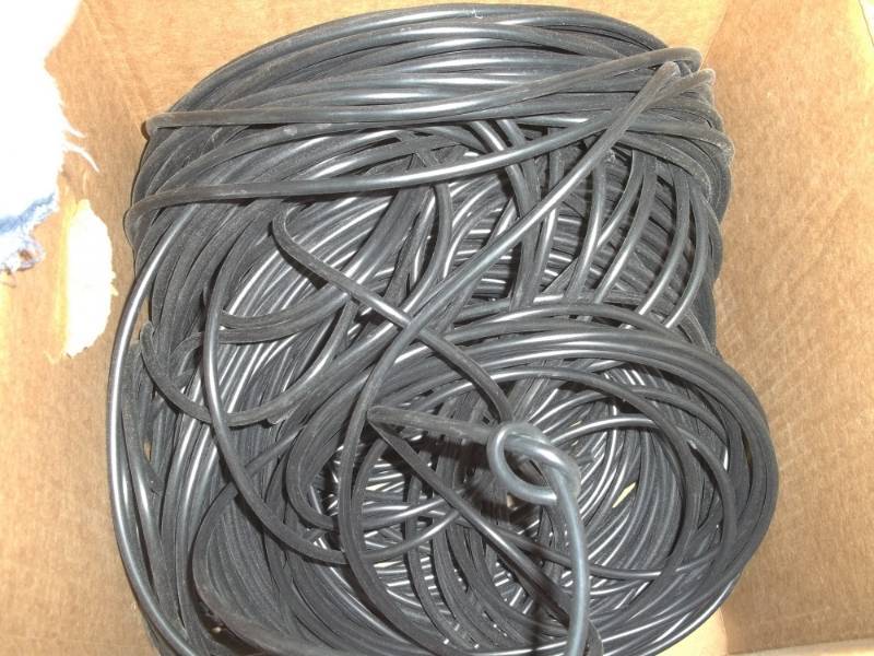 lot 117 image: 900 Feet of black hose