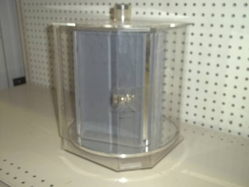 lot 127 image: Rotating Jewelry Display Cabinet
