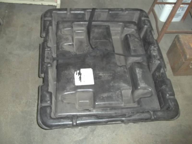 lot 142 image: Motor Shipping Crate