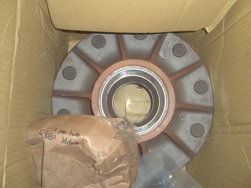 lot 147 image: Large Hub