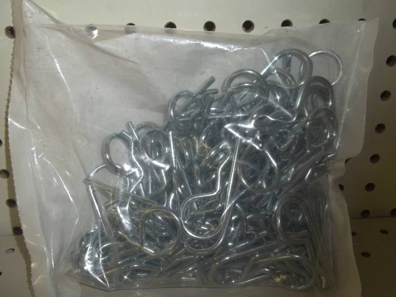 lot 148 image: New 100 Zinc hitch Pin Clip for Shaft size 58-34
