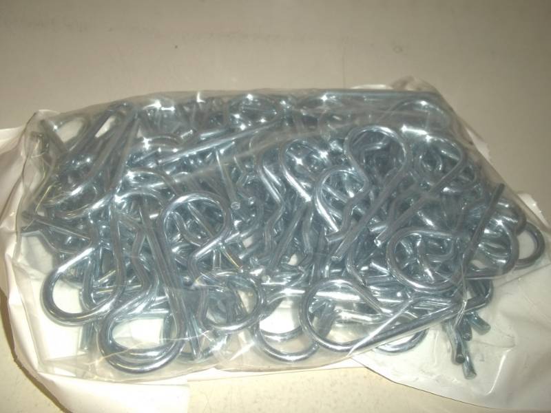 lot 149 image: New 100 Zinc hitch Pin Clip for Shaft size 58-34