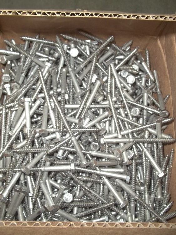 lot 165 image: New 900 Lag bolts 14 x 3.5 Stainless Steel