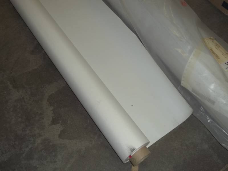 lot 196 image: New  Yards White Vinyl 60 Wide