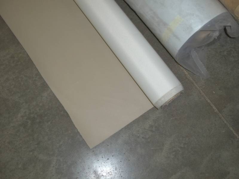 lot 198 image: New  Yards Tan Vinyl 60 Wide