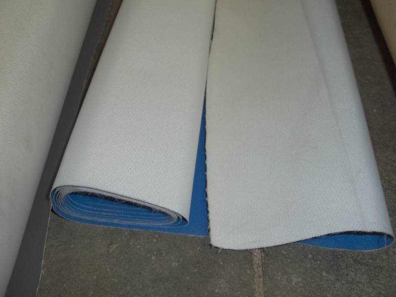 lot 201 image: New small roll Blue Vinyl 60 Wide