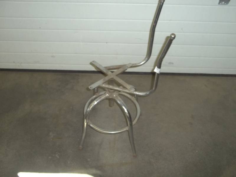 lot 205 image: Chair Base