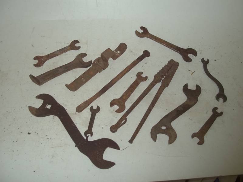 lot 221 image: Vintage Tools wrenches