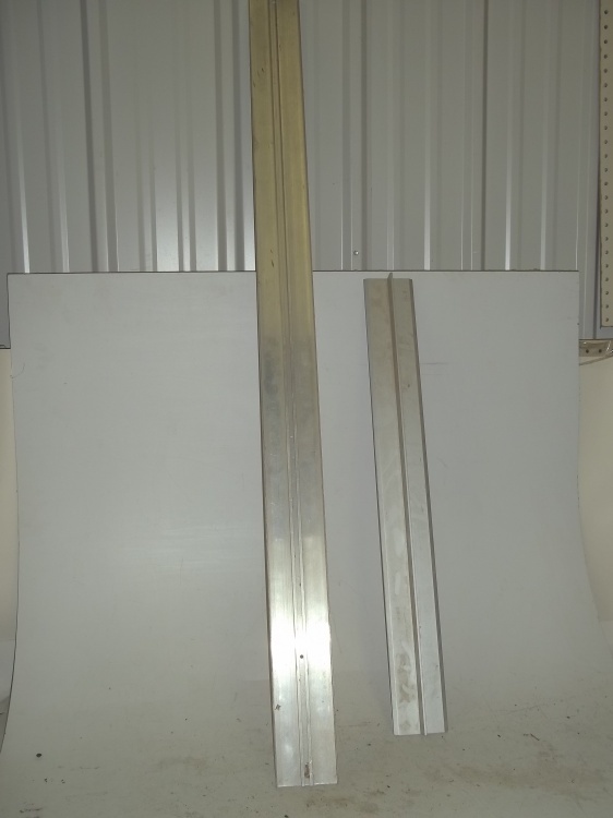 lot 223 image: 2 Aluminum Straight Edge