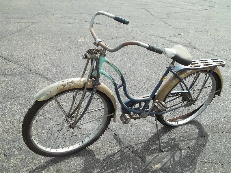 lot 228 image: Antique Schwinn Bike 1952