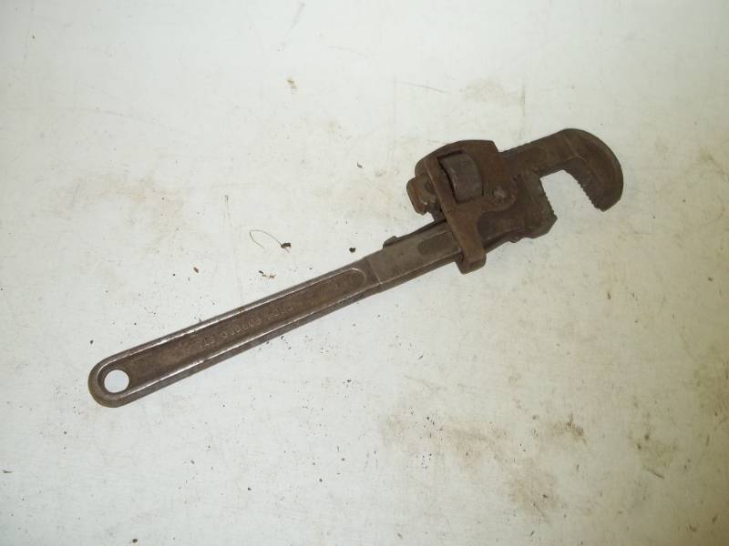 lot 233 image: Vintage 14 pipe wrench