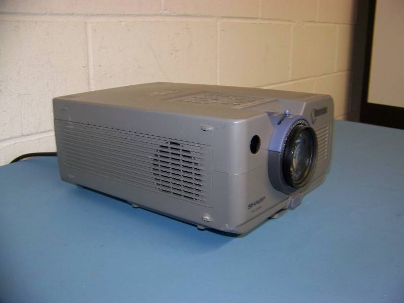 lot 19 image: Sharp, PG-C30XU, LCD Projector