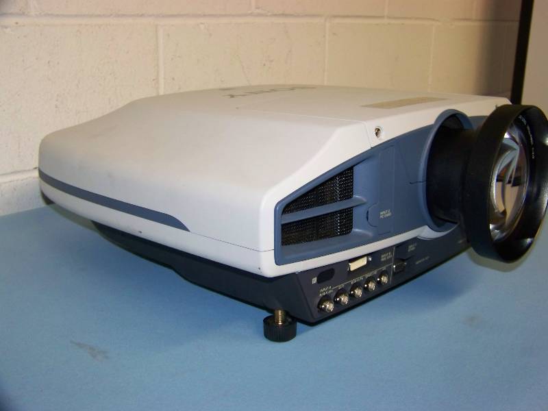 lot 18 image: Sony, VPL-FX51, SuperBright, LCD Projector