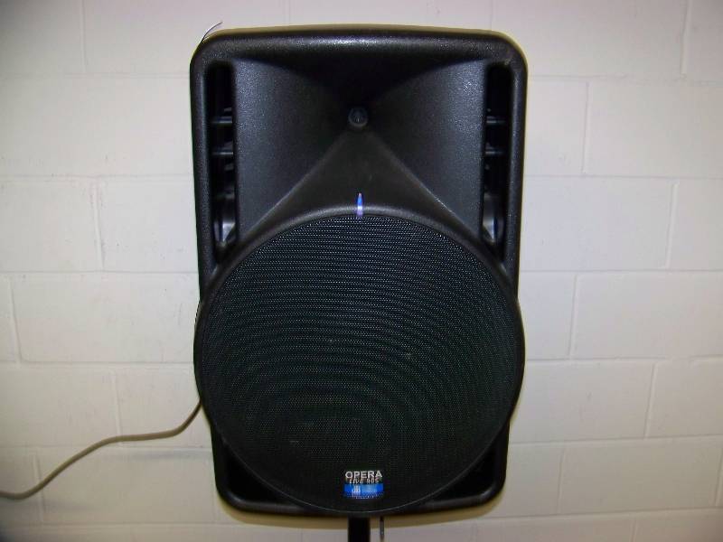 lot 30 image: Opera Live, 405, Speaker  Loud Speaker  Loudspeaker on Tripod Stand