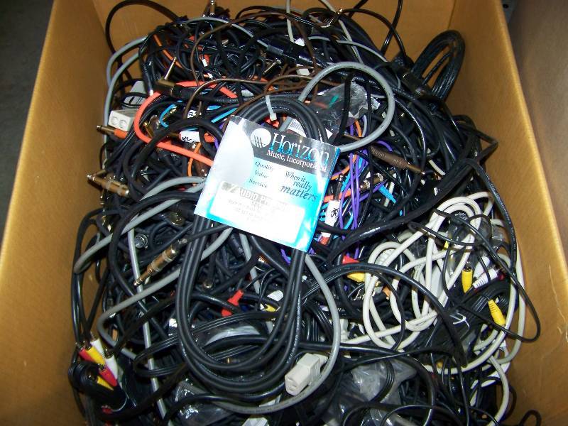 lot 88 image: (2 boxes) Miscellaneous Cables, Wall Plates and AV Items