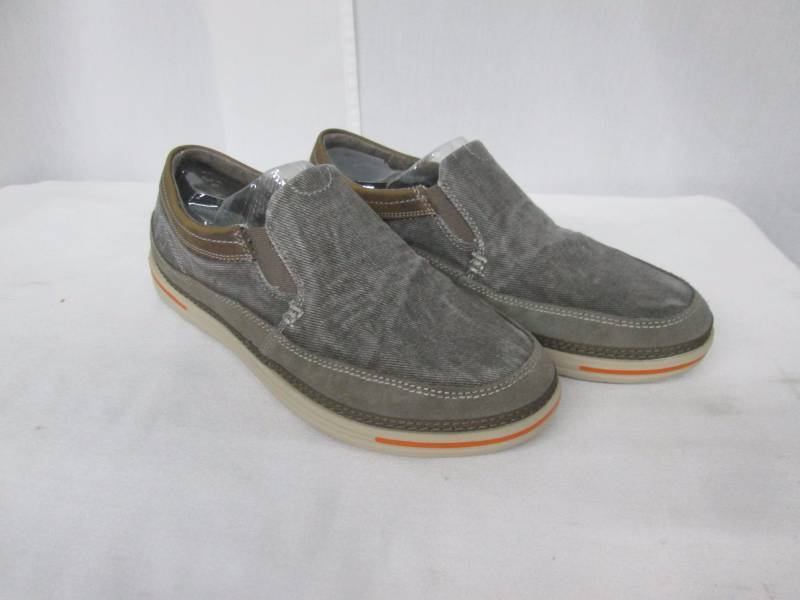 lot 61 image: Skechers Mens Landen-Steller Slip-On Canvas Shoe