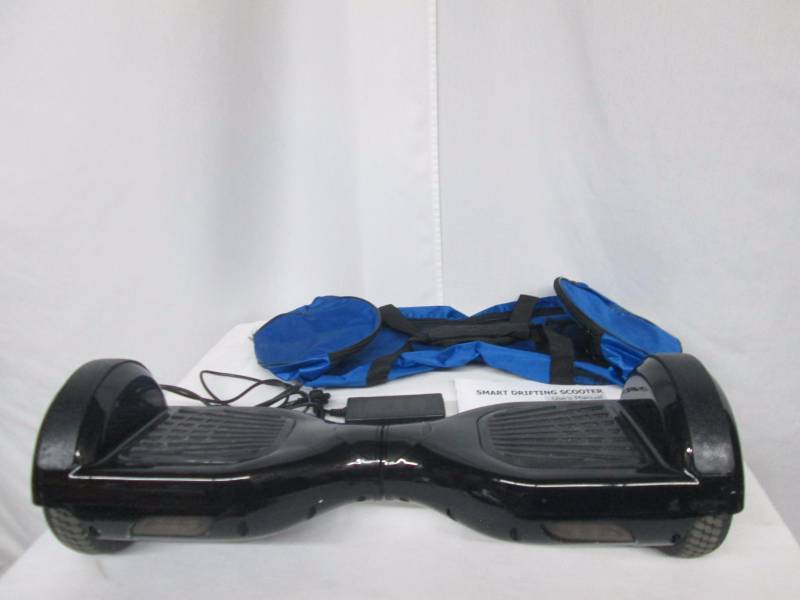 lot 9 image: Self-Balancing 2-Wheeled Electric Scooter w 36V Samsung Battery - Black