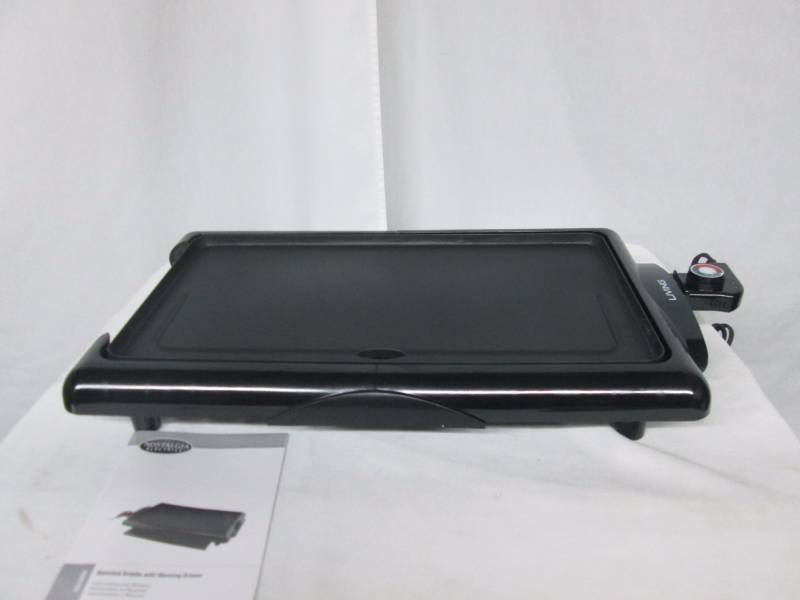lot 46 image: Nostalgia Electrics Electric Nonstick Griddle