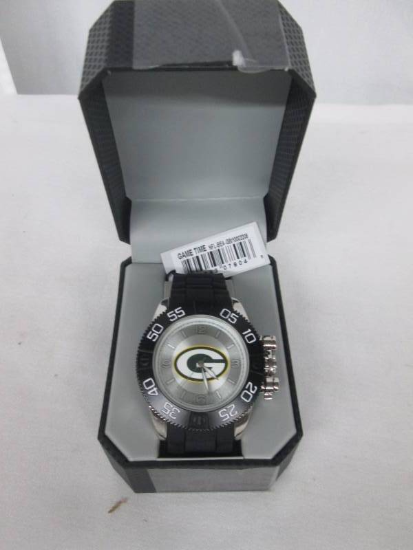 lot 35 image: NFL Mens Beast Sport Watch - Packers