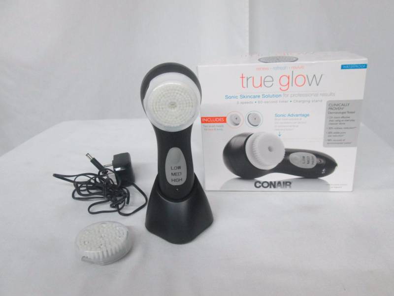 lot 21 image: Conair True Glow Sonic Skincare Solution