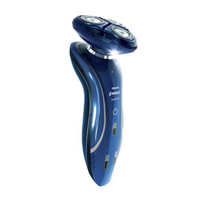 lot 30 image: Philips Norelco CordCordless Razor